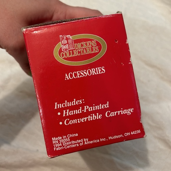 Dicken’s Collectibles Christmas Village pieces - Picture 11 of 11